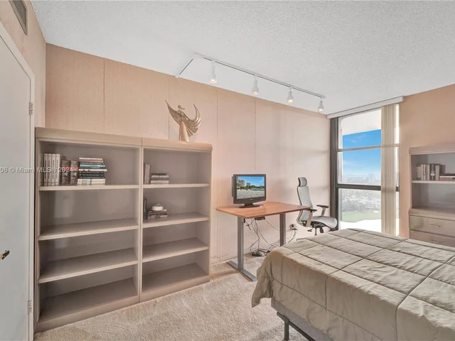 20281 E Country Club Dr # 2411, Aventura FL 33180