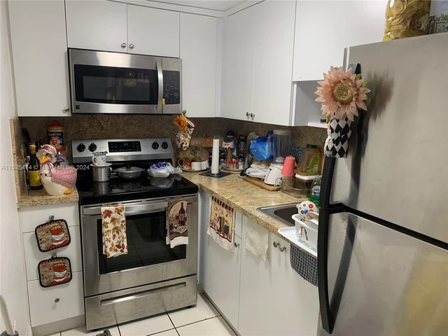 4715 NW 7th St # 2, Miami FL 33126