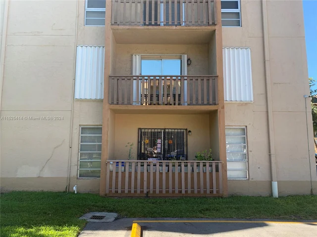 4715 NW 7th St # 2, Miami FL 33126