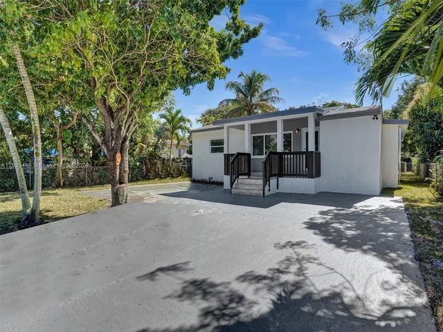 1260 NW 130th St, North Miami FL 33167