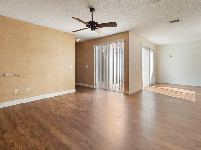 1125 Doveplum St, Hollywood FL 33019