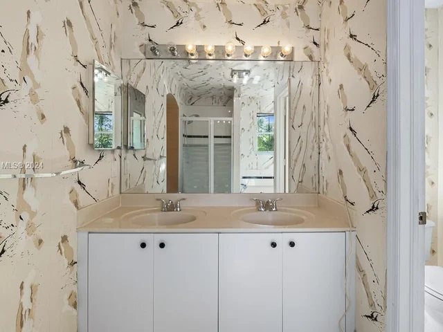 1125 Doveplum St, Hollywood FL 33019