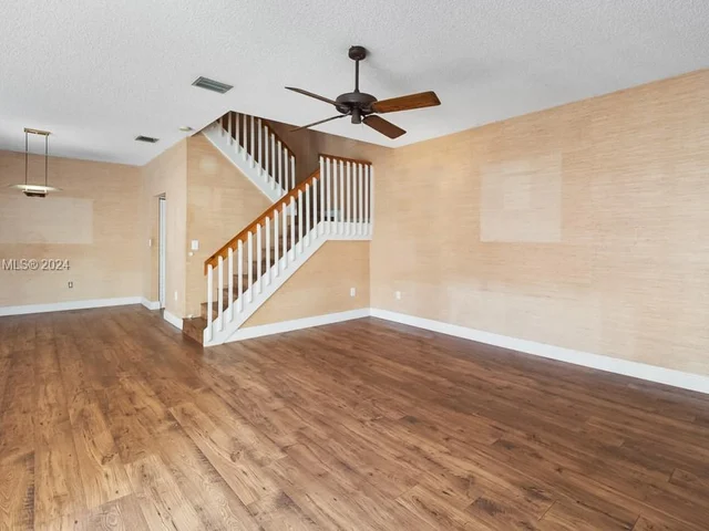 1125 Doveplum St, Hollywood FL 33019