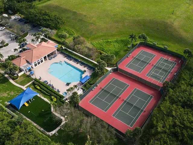 1125 Doveplum St, Hollywood FL 33019