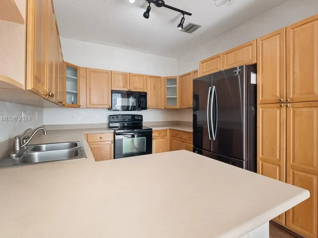 1125 Doveplum St, Hollywood FL 33019