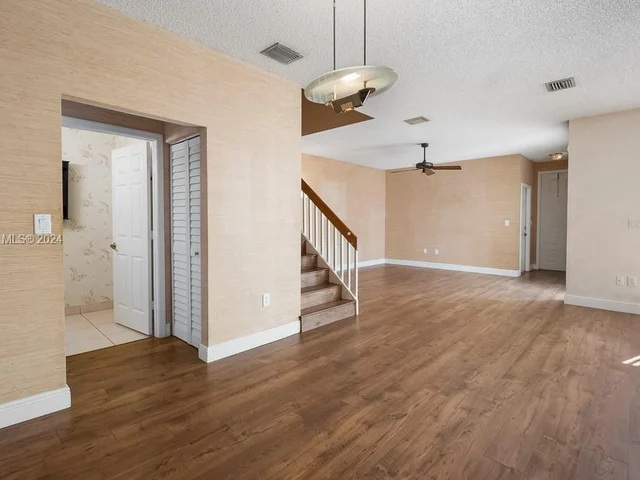 1125 Doveplum St, Hollywood FL 33019