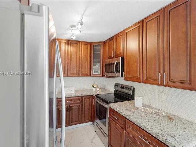 7801 Hope St, Hollywood FL 33024