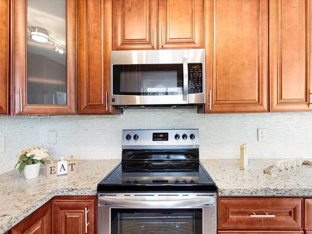 7801 Hope St, Hollywood FL 33024