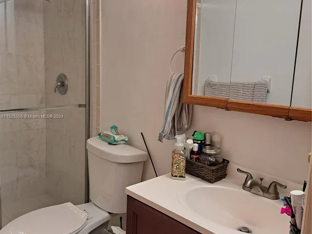 8950 NE 8th Ave # 406, Miami FL 33138