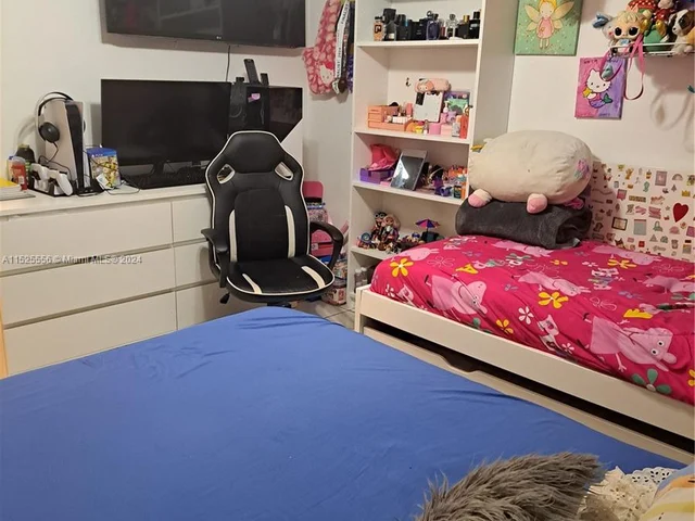 8950 NE 8th Ave # 406, Miami FL 33138