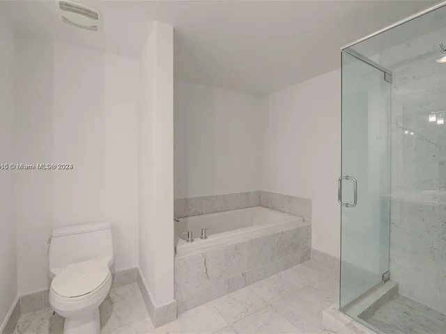 253 NE 2nd St # 510, Miami FL 33132