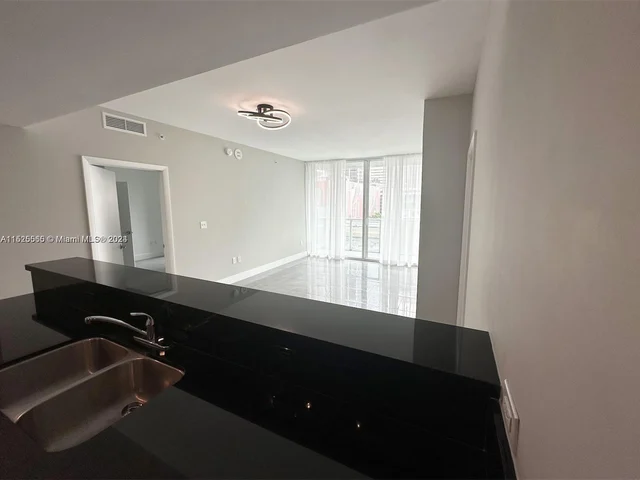 253 NE 2nd St # 510, Miami FL 33132