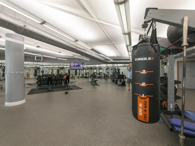 253 NE 2nd St # 510, Miami FL 33132