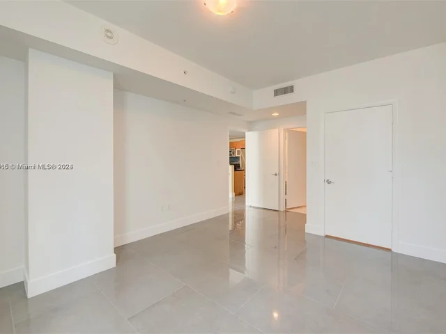 253 NE 2nd St # 510, Miami FL 33132