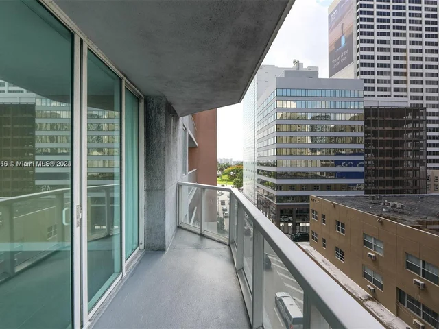 253 NE 2nd St # 510, Miami FL 33132