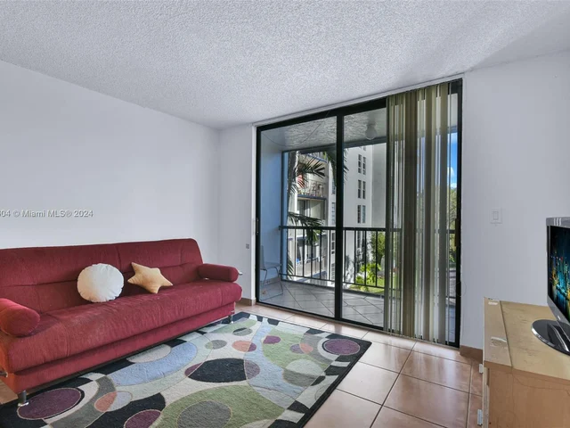 9682 Fontainebleau Blvd # 306, Miami FL 33172
