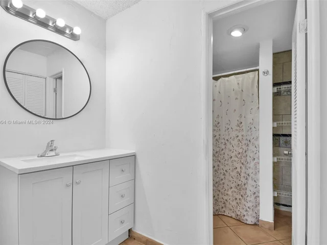 9682 Fontainebleau Blvd # 306, Miami FL 33172