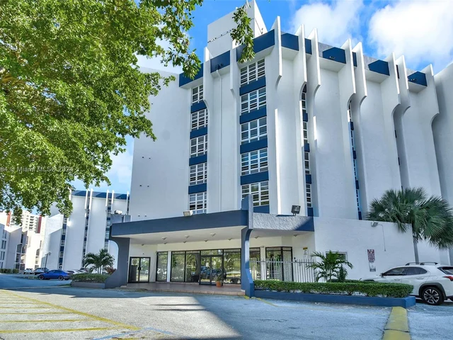 9682 Fontainebleau Blvd # 306, Miami FL 33172