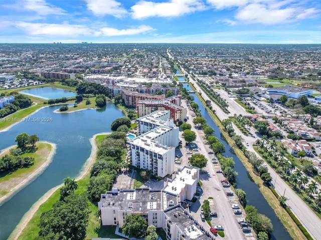 9682 Fontainebleau Blvd # 306, Miami FL 33172