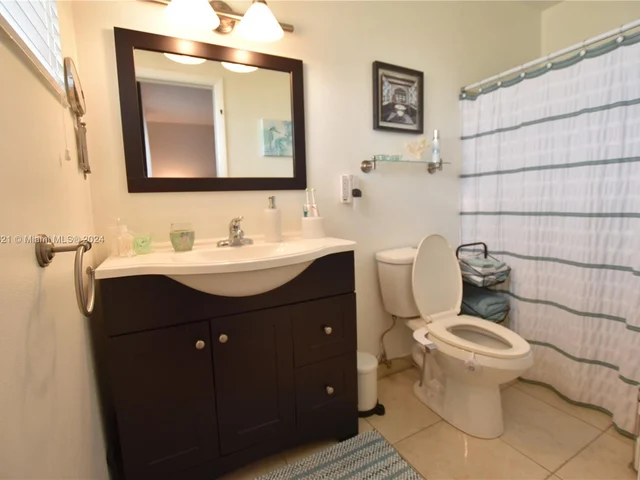 2581 Barkley Dr W # B, West Palm Beach FL 33415