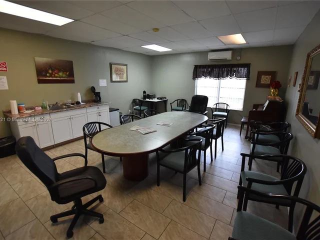 2581 Barkley Dr W # B, West Palm Beach FL 33415