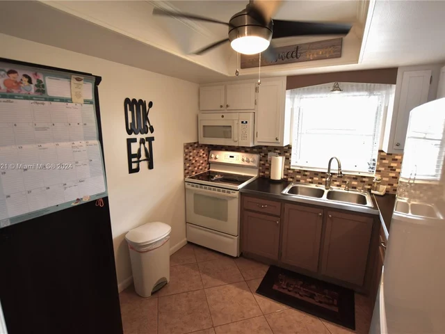 2581 Barkley Dr W # B, West Palm Beach FL 33415