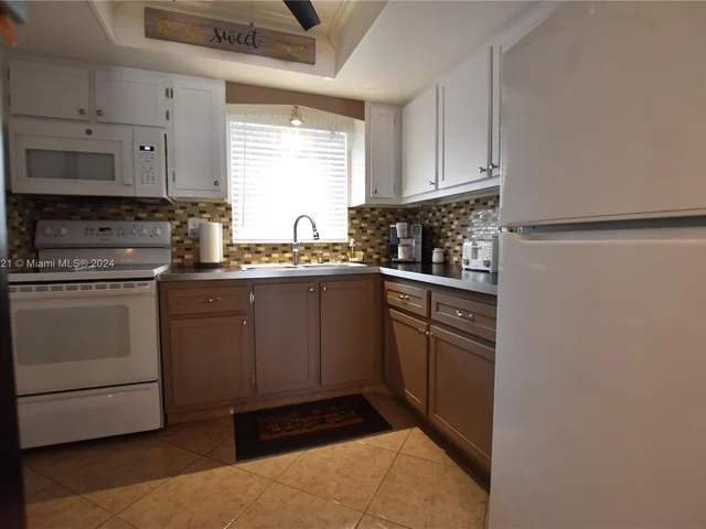 2581 Barkley Dr W # B, West Palm Beach FL 33415