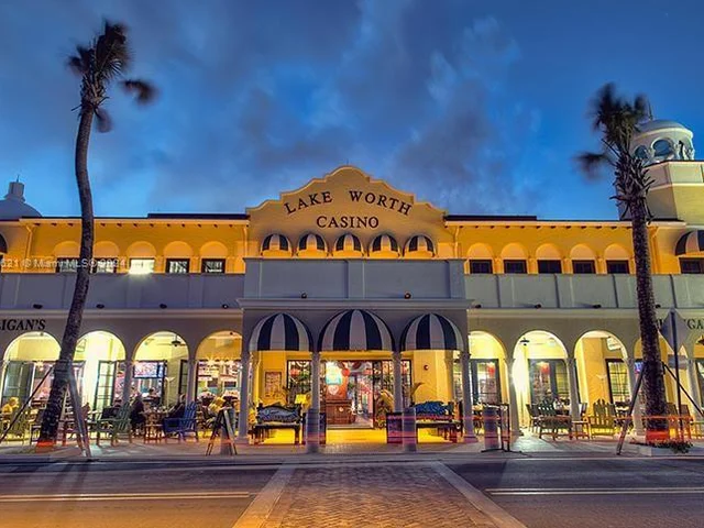 2581 Barkley Dr W # B, West Palm Beach FL 33415