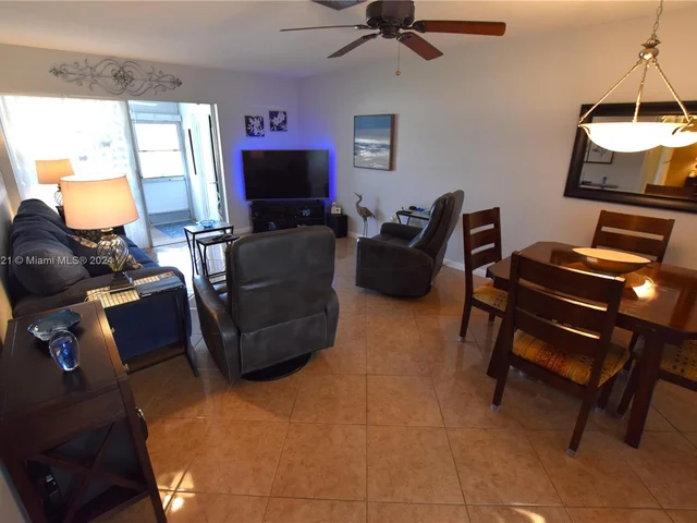 2581 Barkley Dr W # B, West Palm Beach FL 33415