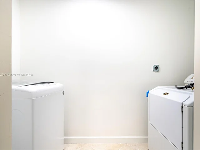 11650 NW 67 ter # 11650, Doral FL 33178