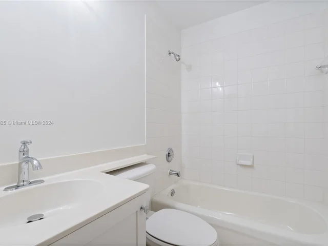 11650 NW 67 ter # 11650, Doral FL 33178