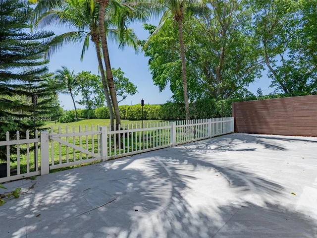 11650 NW 67 ter # 11650, Doral FL 33178