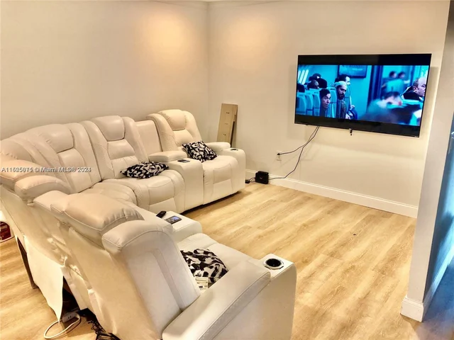 5100 SW 41st St # 328, Pembroke Park FL 33023