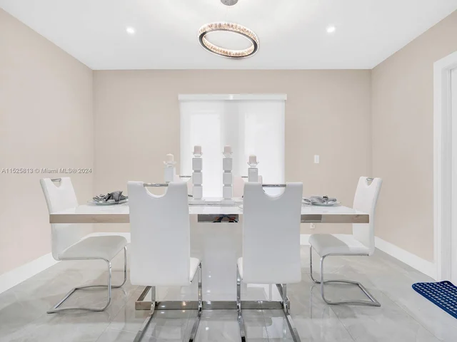 621 E Tropical WAY, Plantation FL 33317