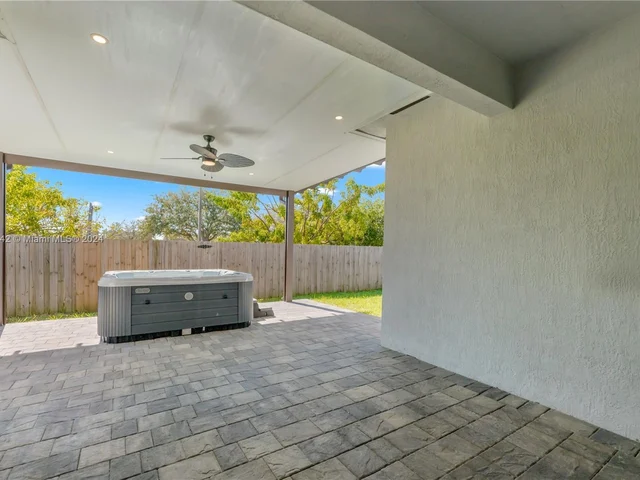 14600 SW 32nd St, Miami FL 33175