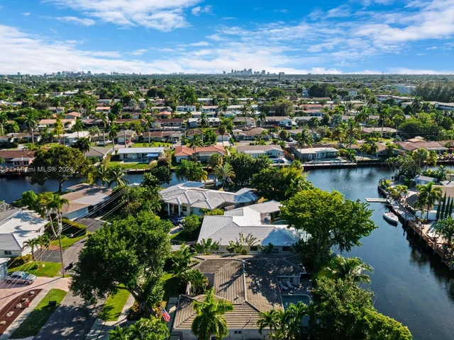 5821 NE 14th Way, Fort Lauderdale FL 33334