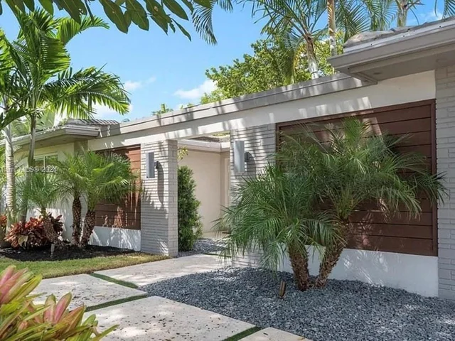 5821 NE 14th Way, Fort Lauderdale FL 33334