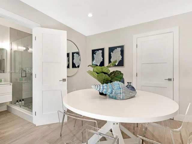 5821 NE 14th Way, Fort Lauderdale FL 33334