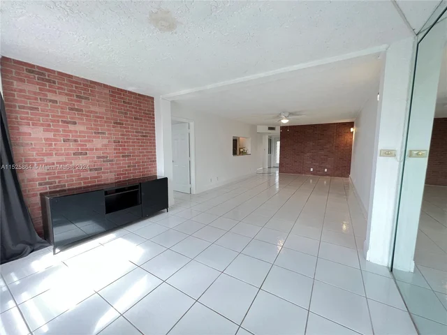 1830 Sabal Palm Dr # 406, Davie FL 33324