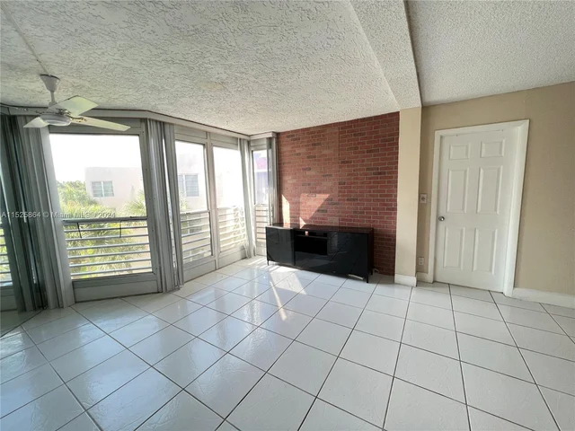 1830 Sabal Palm Dr # 406, Davie FL 33324