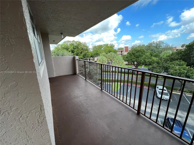 1830 Sabal Palm Dr # 406, Davie FL 33324