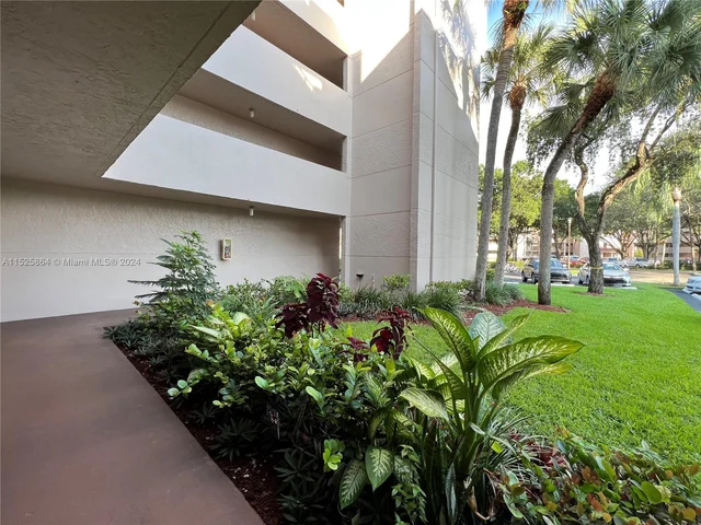 1830 Sabal Palm Dr # 406, Davie FL 33324