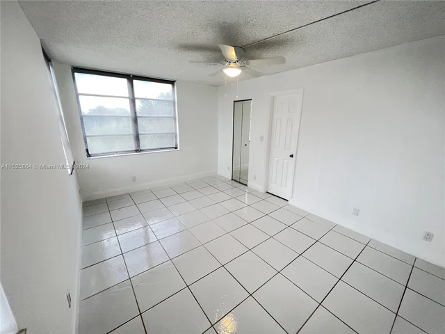 1830 Sabal Palm Dr # 406, Davie FL 33324