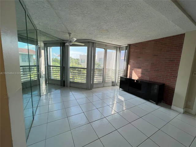 1830 Sabal Palm Dr # 406, Davie FL 33324