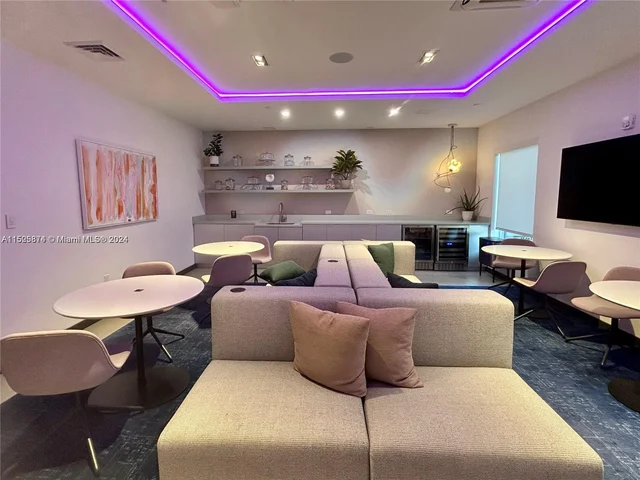 227 NE 2nd Street # 3008, Miami FL 33132