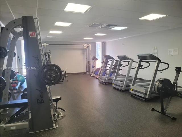 3551 NE 169th St # 100, North Miami Beach FL 33160