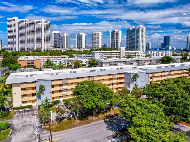 3551 NE 169th St # 100, North Miami Beach FL 33160