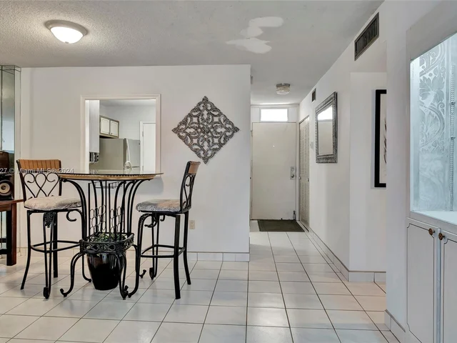 3551 NE 169th St # 100, North Miami Beach FL 33160