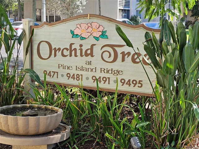 9471 Evergreen Pl # 105, Davie FL 33324