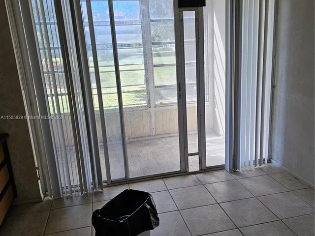 9471 Evergreen Pl # 105, Davie FL 33324